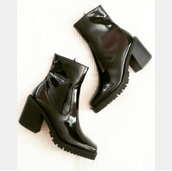 ๐๏ธSleigh Ride collection// Black Bootie - Picture 7 of 8